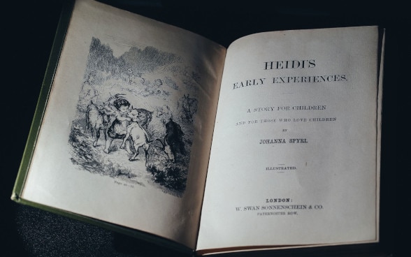 海蒂和山羊。小说《海蒂》1882年英文初版。