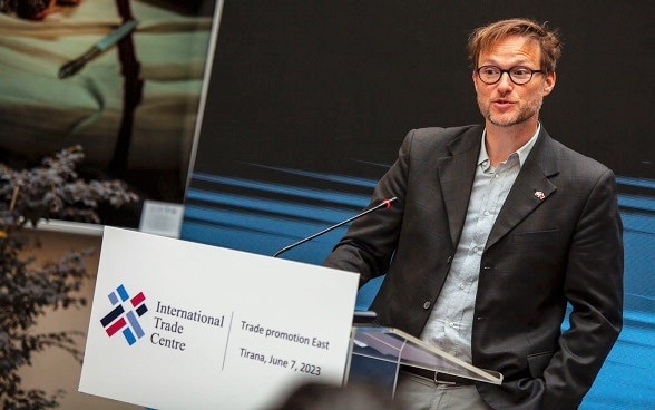 Zv. Kreu i Ambasadës zvicerane Patrik Meier tek lançimi i programit për promovimin e tregtisë. Tiranë 07.06.2023.