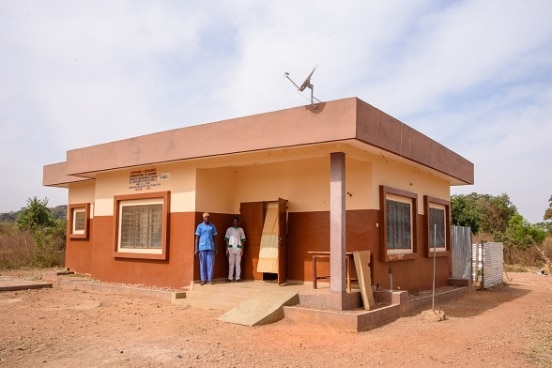 Logement de Sage-femme construit dans le village de Ouéré dans la commune de Gogounou dans le cadre du programme Appui au Secteur de la Gouvernance locale (ASGoL).