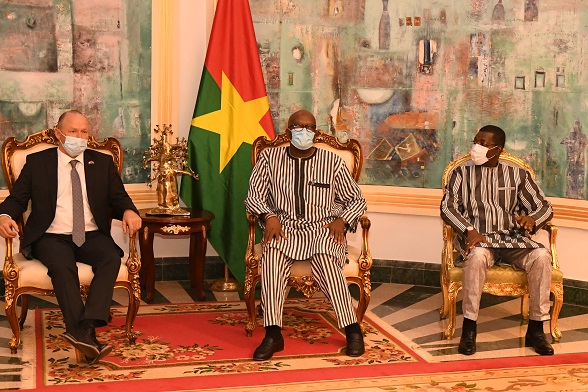 Le président du Conseil national suisse reçu en audience par le Président du Faso Roch Kaboré en présence du président de l'Assemblée nationale du Burkina Faso