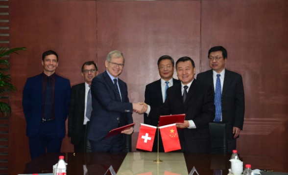 Switzerland and China sign MOU on energy efficiency in buildings.