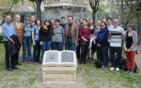 A group of students of the University of Fribourg and the Swiss Ambassador visited the Carl Lutz monument 