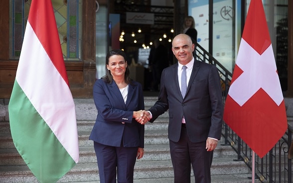 Bundespräsident Alain Berset traf die ungarische Präsidentin Katalin Novák am 08.06.2026 anlässlich des Swiss Economic Forums in Interlaken.