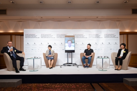 左より:DELPHI NETWORK ディレクター ダン・スレーター氏、 ロート製薬株式会社 取締役 髙倉千春氏、ノバルティス・インターナショナル スイス カントリープレジデント マティアス・ロイエンベルガー氏、 イーストベンチャーズ株式会社 プリンシパル 梅澤亮氏、アデコ株式会社 取締役・ピープルバリュー本部長 土屋恵子氏