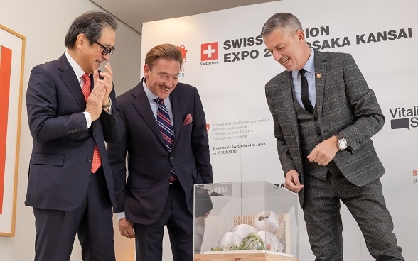 Secretary General of Expo 2025, Mr. Hiroyuki Ishige (left) and Ambassador Andreas Baum (center) and Commissioner General of the Swiss Pavilion Mr. Manuel Salchli (right)  at  the Press Conference in Tokyo. Photo by Sakurako Kuroda