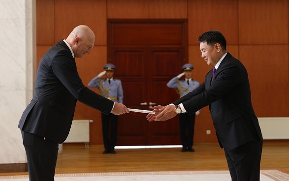 Ambassador Jurg Burri presented his letter of credence to the President of Mongolia