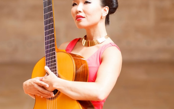 "Thu Le" Vietnamese Guitar Player 