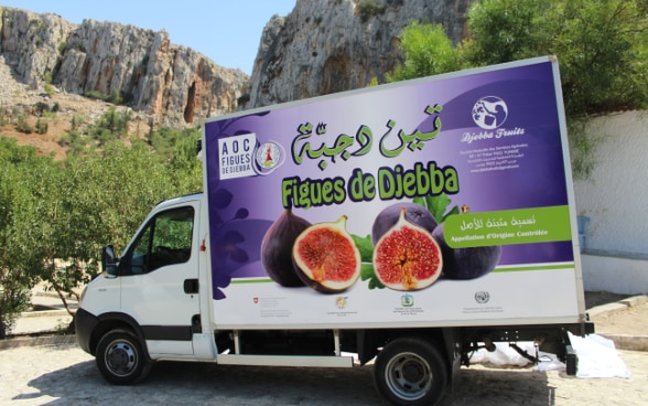 Photo du camion frigorifique "Figues de Djebba".