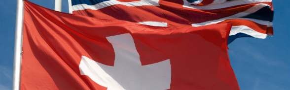 Bandiere della Svizzera e del Regno Unito