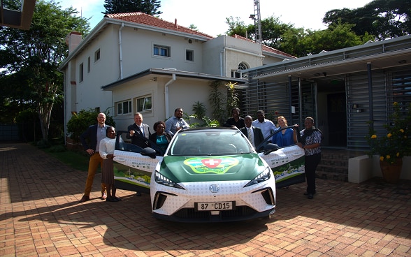The electric vehicle acquired by the Embassy of Switzerland in Harare has significantly reduced diesel consumption, contributing to a lower carbon footprint. Its striking green message was designed by a talented young local artist, Derwin Guti, reflecting a shared commitment to sustainability and climate awareness.