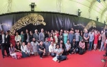 Des cinéastes et producteurs et productrices d’Asie du Sud se présentent sur le tapis rouge du Festival de Locarno.