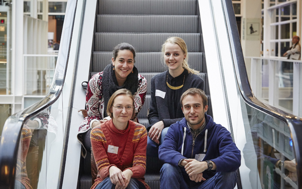 «I temi e gli invitati alla conferenza 2016 colgono perfettamente la varietà degli obiettivi dell’agenda 2030. È una fortuna aver potuto ascoltare il dibattito tra queste personalità.» Gli studenti dell’Università di Berna 