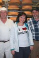 Une délégation polonaise composée de cinq personnes visite une fromagerie suisse.