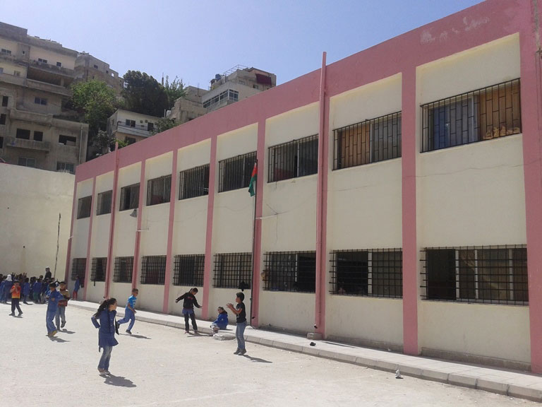 The rehabilitation of schools (here in Jordan) is part of the expert group's activities. © SDC 