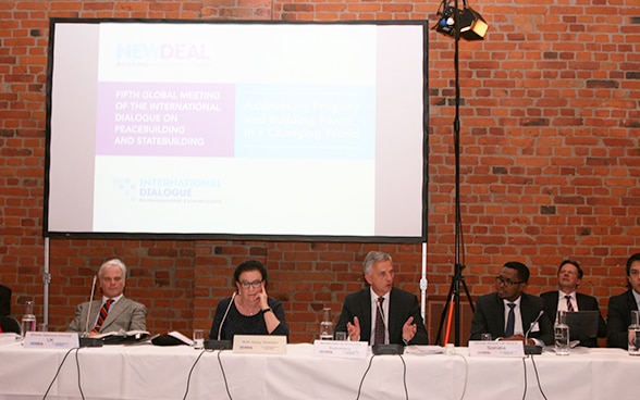 Lors de la rencontre du Dialogue international sur la consolidation de la paix et le renforcement de l’Etat, le conseiller fédéral Didier Burkhalter appelle à des mesures pérennes pour remédier aux causes des conflits.