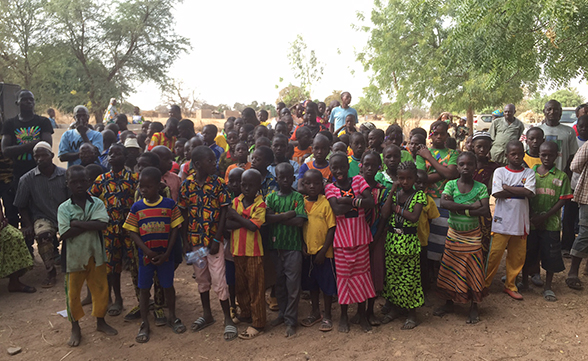 The head of the FDFA visits two Swiss-supported schools in the Ouagadougou region that provide basic education to Burkinabe children.