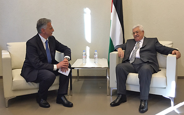 Didier Burkhalter meets with Palestinian President Mahmoud Abbas on the margins of the session.