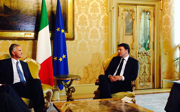 Didier Burkhalter and Matteo Renzi in conversation.  