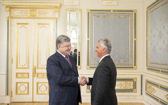 FDFA Head Didier Burkhalter meets the Ukrainian President Petro Poroshenko for bilateral talks.