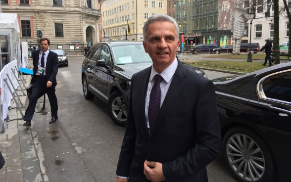 Conseiller fédéral Didier Burkhalter à son arrivée à la Conférence de Munich sur la sécurité