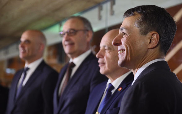 Le conseiller fédéral Ignazio Cassis, le président Ueli Maurer et leurs collègues Guy Parmelin et Alain Berset participent à l’inauguration de la House of Switzerland au WEF.
