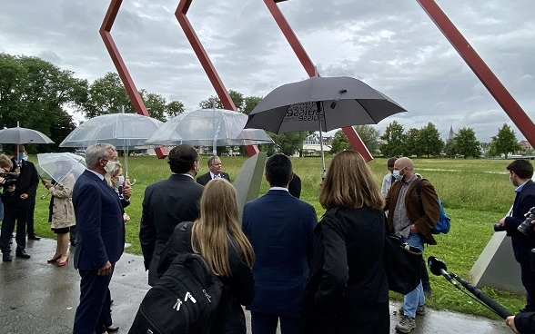 Une promenade à la frontière conclut la réunion des représentants des pays germanophones à Kreuzlingen.