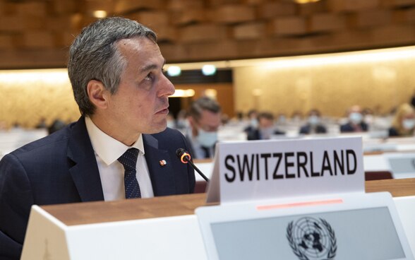 Le conseiller fédéral Ignazio Cassis prononce un discours.