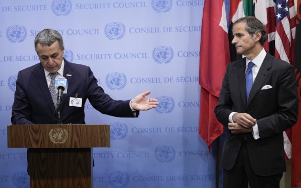 Federal Councillor Ignazio Cassis and IAEA Director General Rafael Grossi address the media in New York.