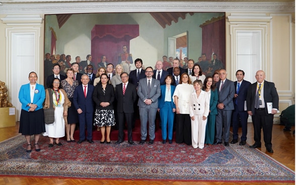 Die Delegationen der 15 Mitgliedstaaten des UNO-Sicherheitsrats und der kolumbianische Präsident Gustavo Petro posieren für ein Gruppenfoto.