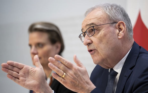Federal Councillor Guy Parmelin at a Federal Council press conference on the approval and provisional application of the agreement on EU programmes.