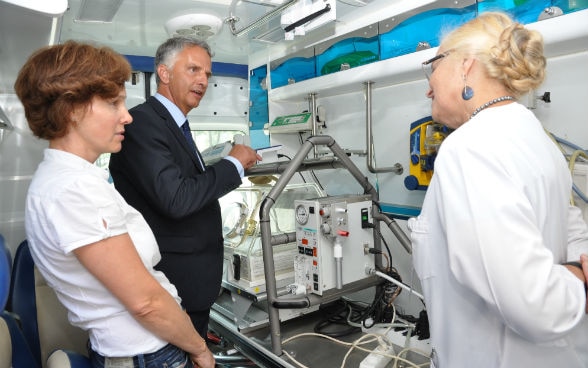 Le conseiller fédéral Didier Burkhalter à l'hôpital pour enfants