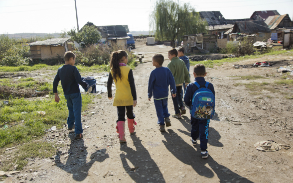 des enfants roms en Roumanie